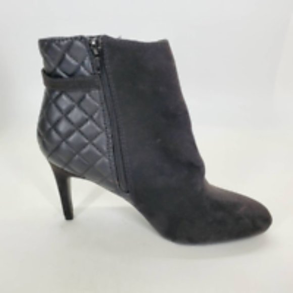 Express Womens Ankle Booties Black Buckle Side Zipper Almond Toe Quilted 10 - Picture 2 of 10